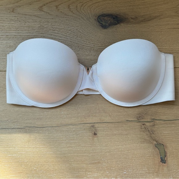 VS Nude Strapless Bra - Picture 1 of 5
